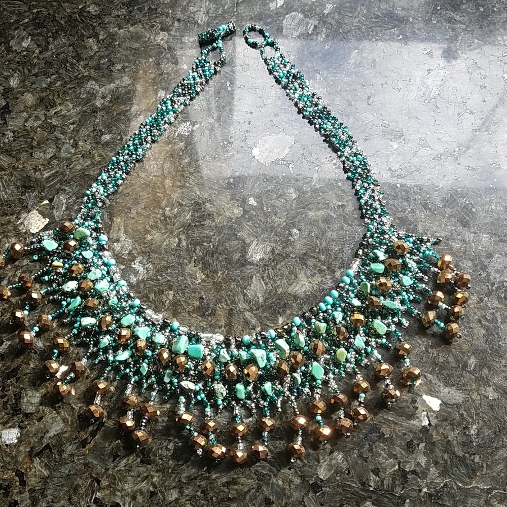 Collar necklace